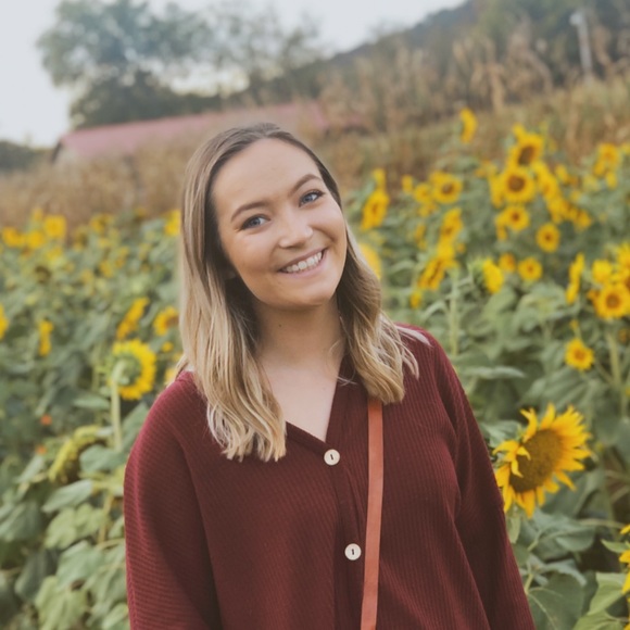 Profile Picture of Mackenzie Coffey (@kenziec13) on Poshmark