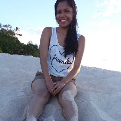 Profile Picture of Luz Rosas (@luzrosas860) on Twitter