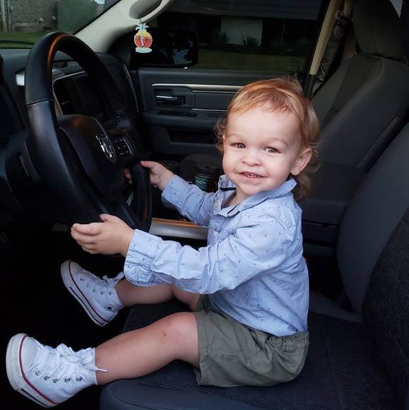 Aleks Couturier - Poshmark Profile Picture of Aleks Couturier (@alekscouturier) on Poshmark