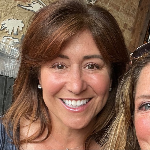 Juliet Tissot - Poshmark Profile Picture of Juliet Tissot (@teamtissot2000) on Poshmark