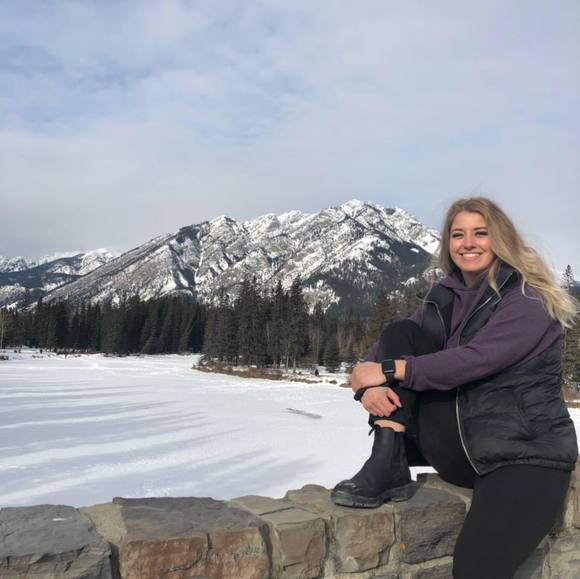 Profile Picture of Bryanna Niehaus (@bryannaniehaus) on Poshmark