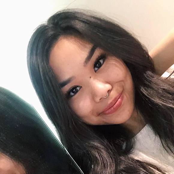 Profile Picture of Abigail sarah Ragasa (@abigailsarah96) on Poshmark