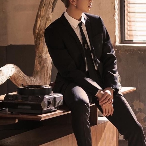 Profile Picture of Hectorr Morison (@hectorrmorison) on Poshmark