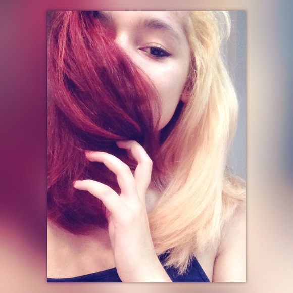 Profile Picture of Aeryn Faisst (@aerx) on Poshmark