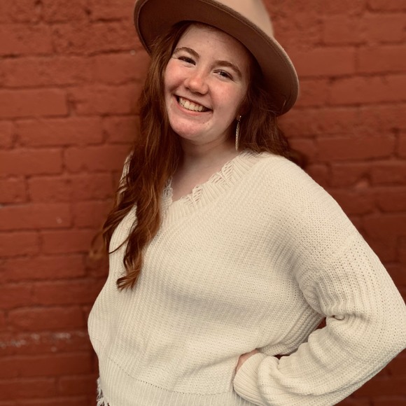 Profile Picture of Jessie Johnson (@jejohn34) on Poshmark