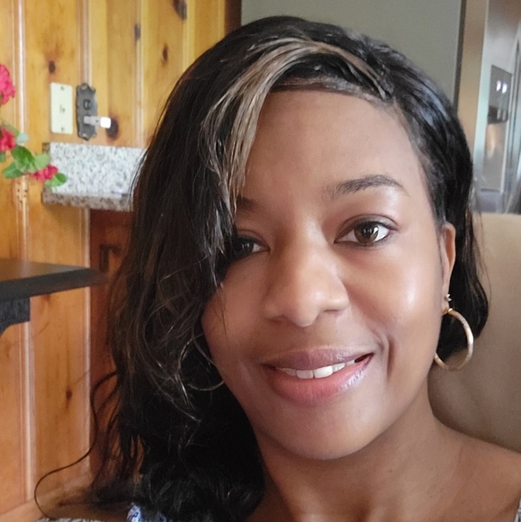 Profile Picture of Tarja Thigpen (@tthigpen1993) on Poshmark