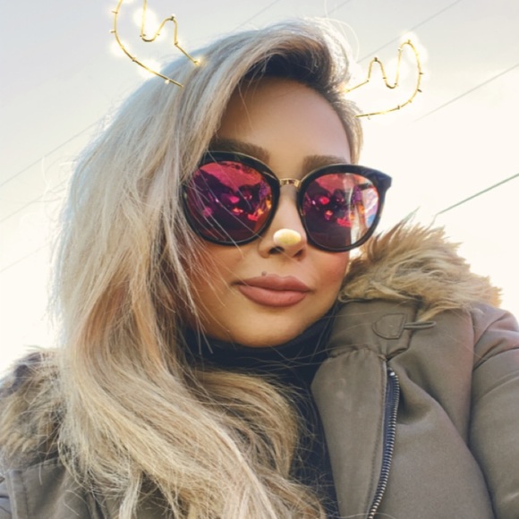 Profile Picture of Samar Sadeghian (@samarsadeghian) on Poshmark