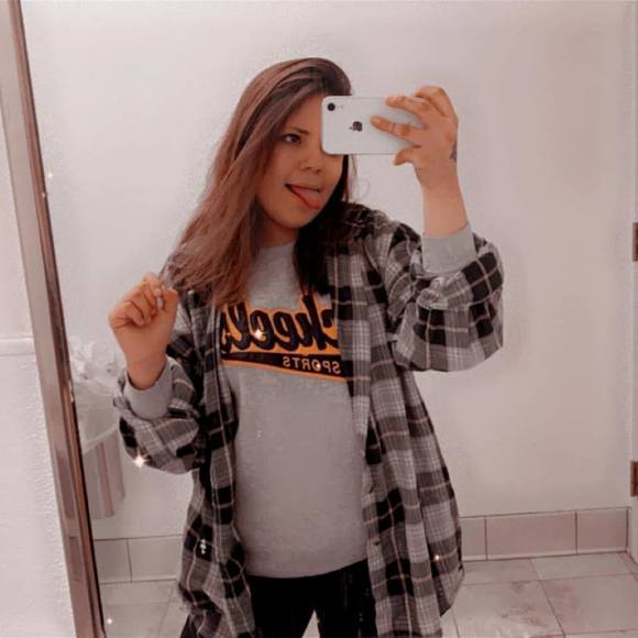 Profile Picture of Tanya Skar (@tanya_raylee) on Poshmark
