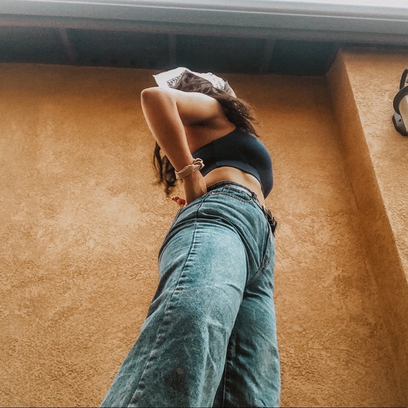 Profile Picture of Nina Wiskow (@kindofnina) on Poshmark