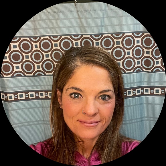 Profile Picture of Kristi Morgan (@snuggles1980) on Poshmark