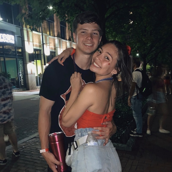 Profile Picture of Haley Pasqualone (@haleymarieee13) on Poshmark