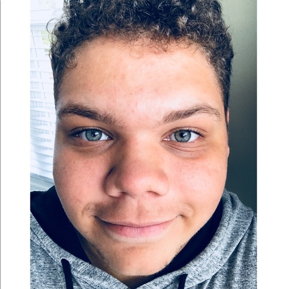 Profile Picture of Christian Graham (@cgraham337) on Poshmark