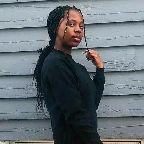 Profile Picture of Chemi Meshake (@chemimeshake) on Poshmark