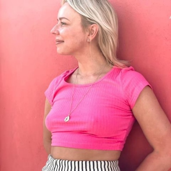 Profile Picture of April Wozny (@aprilwozny) on Poshmark