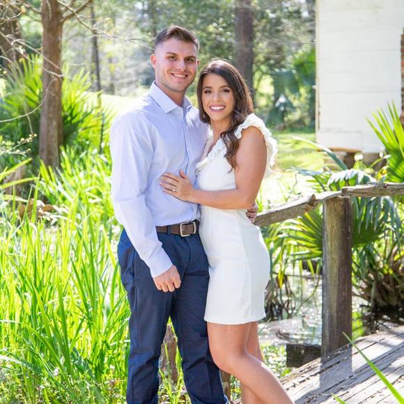 Profile Picture of Jessi Hymel (@jessi_hymel) on Poshmark