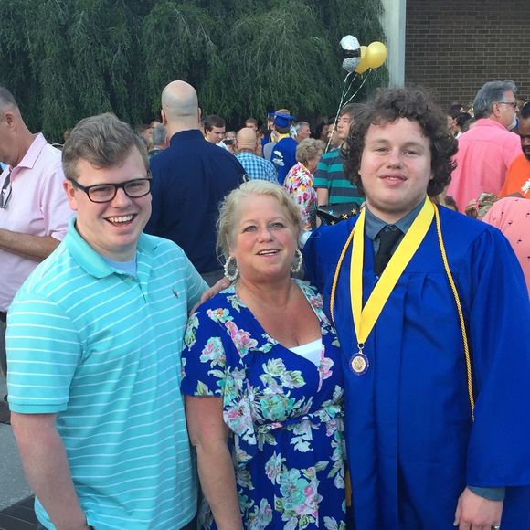 Profile Picture of Lisa Mottayaw (@islandlife2468) on Poshmark