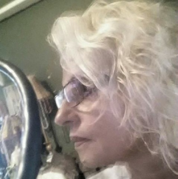 Profile Picture of Iris Fuentes-grau (@irisgrau0824) on Poshmark
