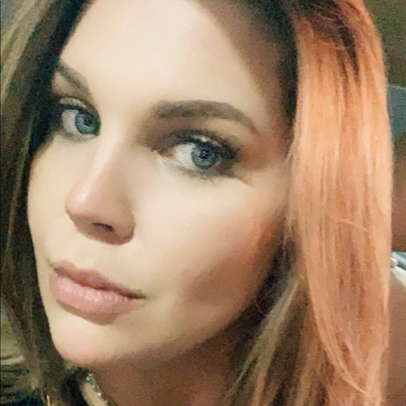 Profile Picture of Amanda Koudaih (@amandakoudaih) on Poshmark