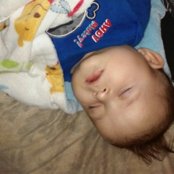 Profile Picture of Justine Pocan (@mommyloves2328) on Poshmark