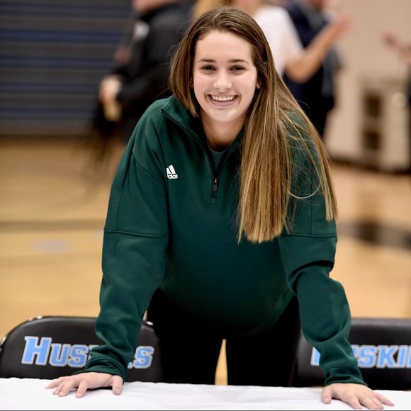 Bella Hommes - Poshmark Profile Picture of Bella Hommes (@bella_hommes) on Poshmark