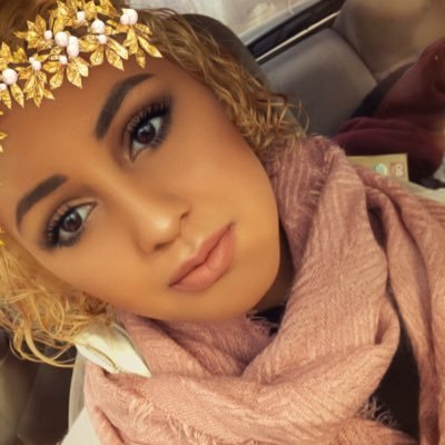 Profile Picture of Sara Conklin (@SConklinWrites) on Twitter