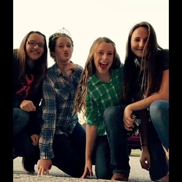 Profile Picture of Chesnee Summerfield (@ches_bug) on Poshmark