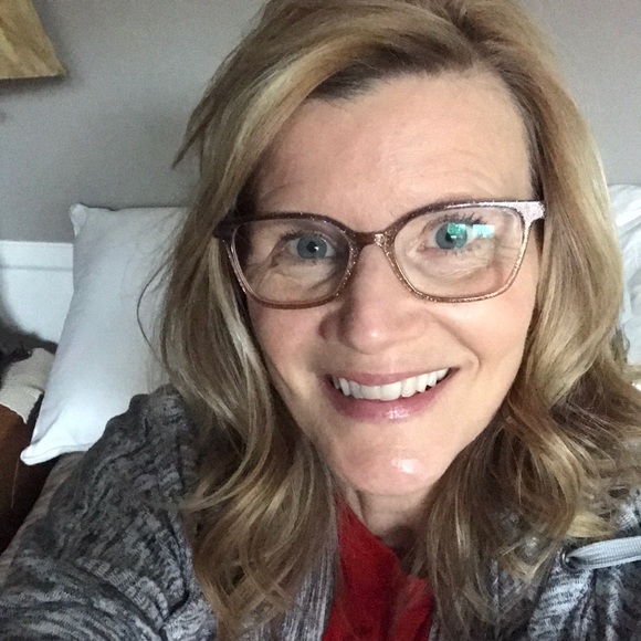 Profile Picture of Rebecca Reith (@rebeccareith) on Poshmark