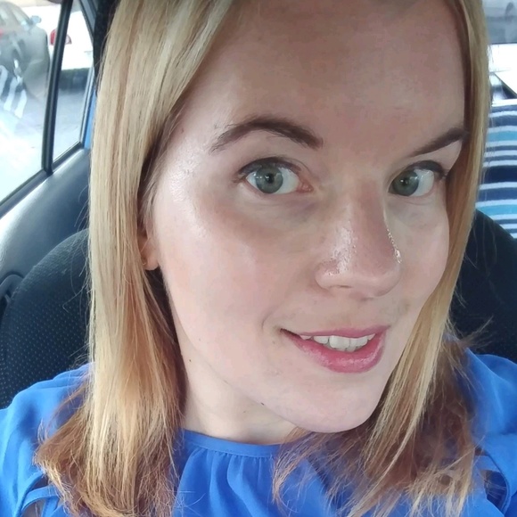 Profile Picture of Shanna Seflers (@raerae0788) on Poshmark