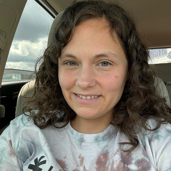 Profile Picture of Cristina Rachuig (@cmroberson96) on Poshmark