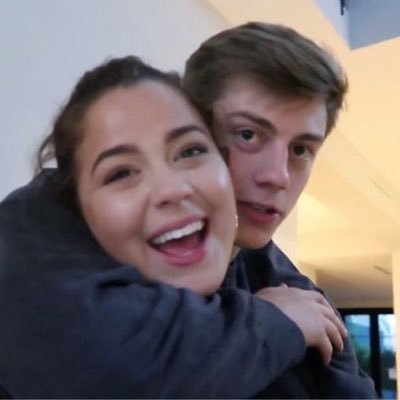 Profile Picture of Ashlee (@nick__crompton) on Twitter