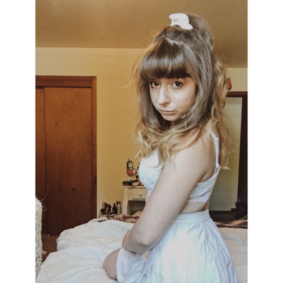 Profile Picture of Elena Canelli (@elenaxmeow) on Poshmark