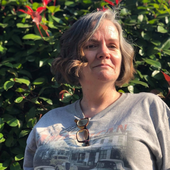 Profile Picture of Kelly Hatch (@kellyjhatch60) on Poshmark