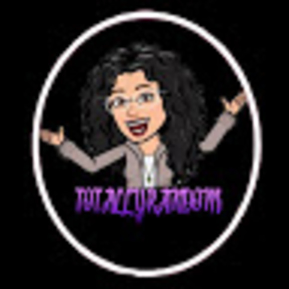 Profile Picture of Vianey Morales (@mvianey330) on Poshmark