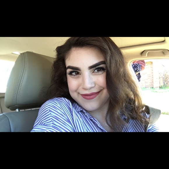 Profile Picture of Chasity Vazquez (@chaasityy_) on Poshmark