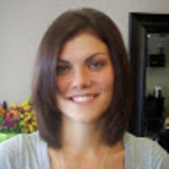 Profile Picture of Kelly Kuntz (@bollish85) on Poshmark