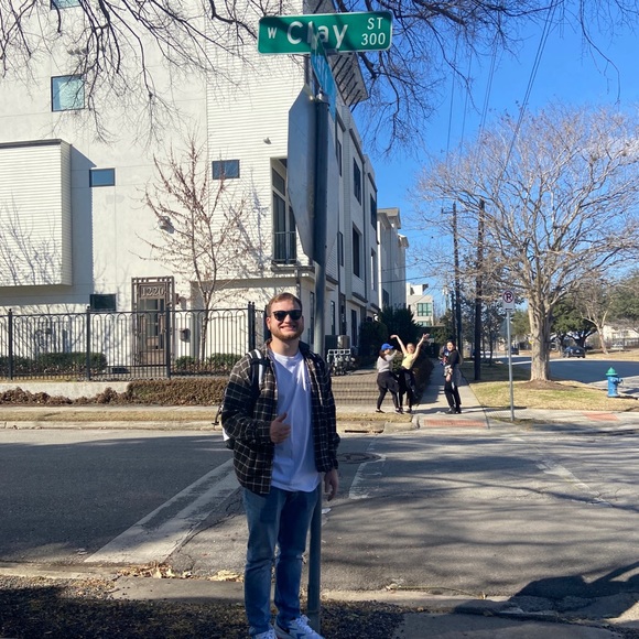 Profile Picture of Clay Herring (@clayherring48) on Poshmark