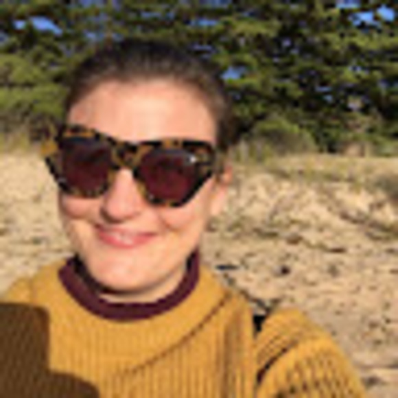 Profile Picture of Sasha Henriss-anderssen (@sashahermine) on Poshmark