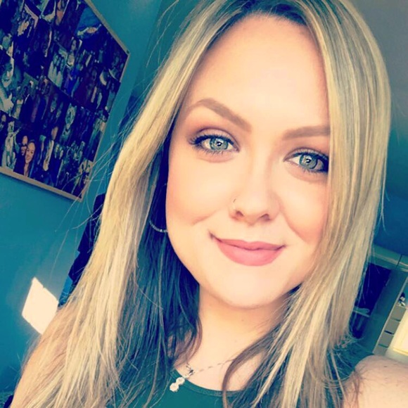 Profile Picture of Briana Mahaffey (@briana_mahaffey) on Poshmark