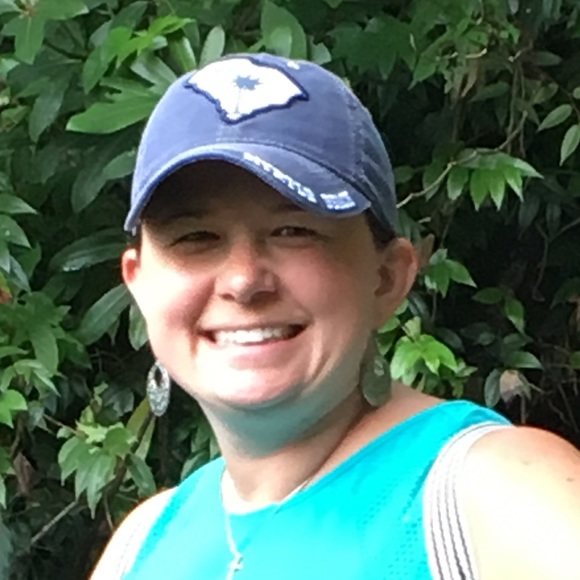 Profile Picture of Heather Bearse (@hbearse) on Poshmark