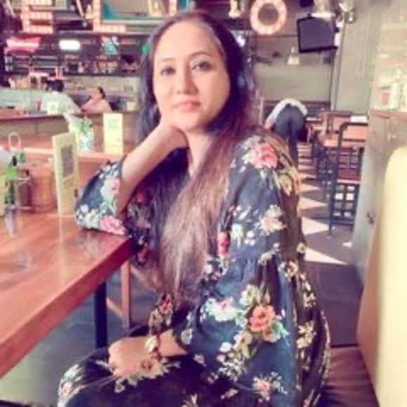 Profile Picture of Aruna Singh (@aruna1307) on Poshmark