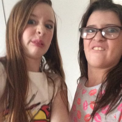 Profile Picture of Erin+Jess (@JeffreyEBum) on Twitter