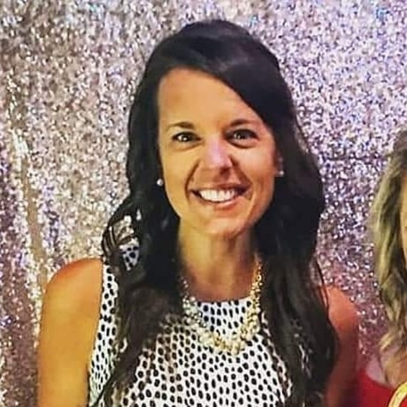 Profile Picture of Victoria Drewry (@vdh08) on Poshmark