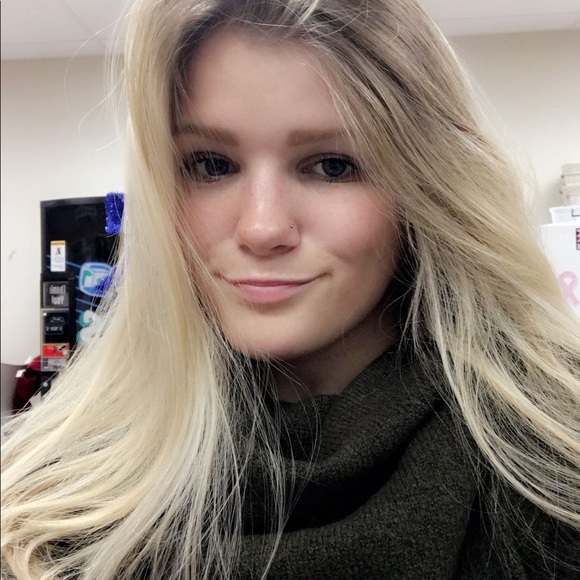 Profile Picture of Tristyn Leinonen (@tristynmarie02) on Poshmark