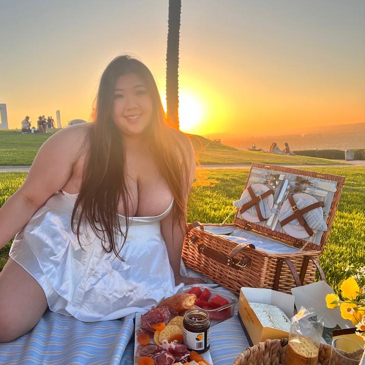 Profile Picture of   Anna Wong (@annawong23)... (@annawong23) on Tiktok