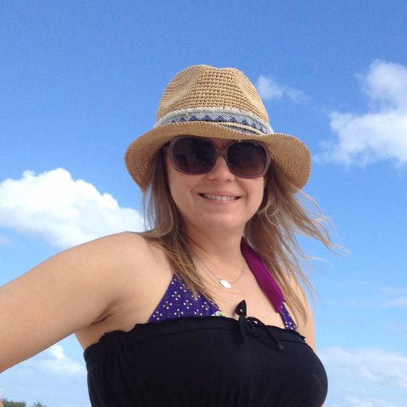 Profile Picture of Allison Shand linares (@hilallierous) on Poshmark