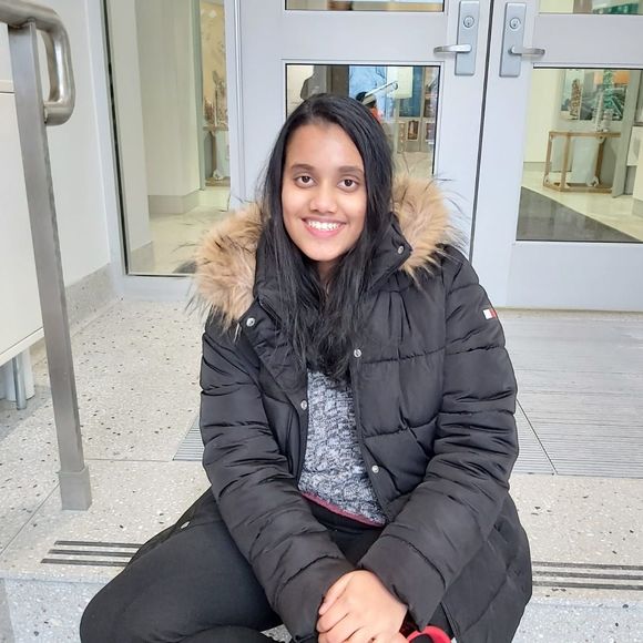 Profile Picture of Chrisal Menezes (@chrisalm) on Poshmark