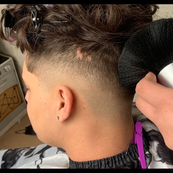 Profile Picture of Adrian Velez (@adrianvsneakers) on Poshmark