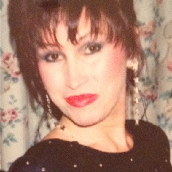 Profile Picture of Danielle Colbert (@danmontsen2827) on Poshmark