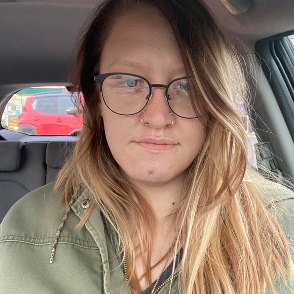 Profile Picture of Emily Engel (@aemilius31) on Poshmark