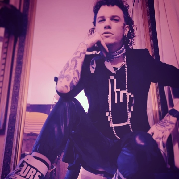 Profile Picture of Trevor Murnion (@tjmurnion) on Poshmark